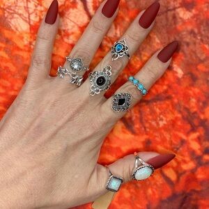 3/$10 NEW Boho Style Rings & MIDI Rings Design Mix / silver tone Bundle NWOT